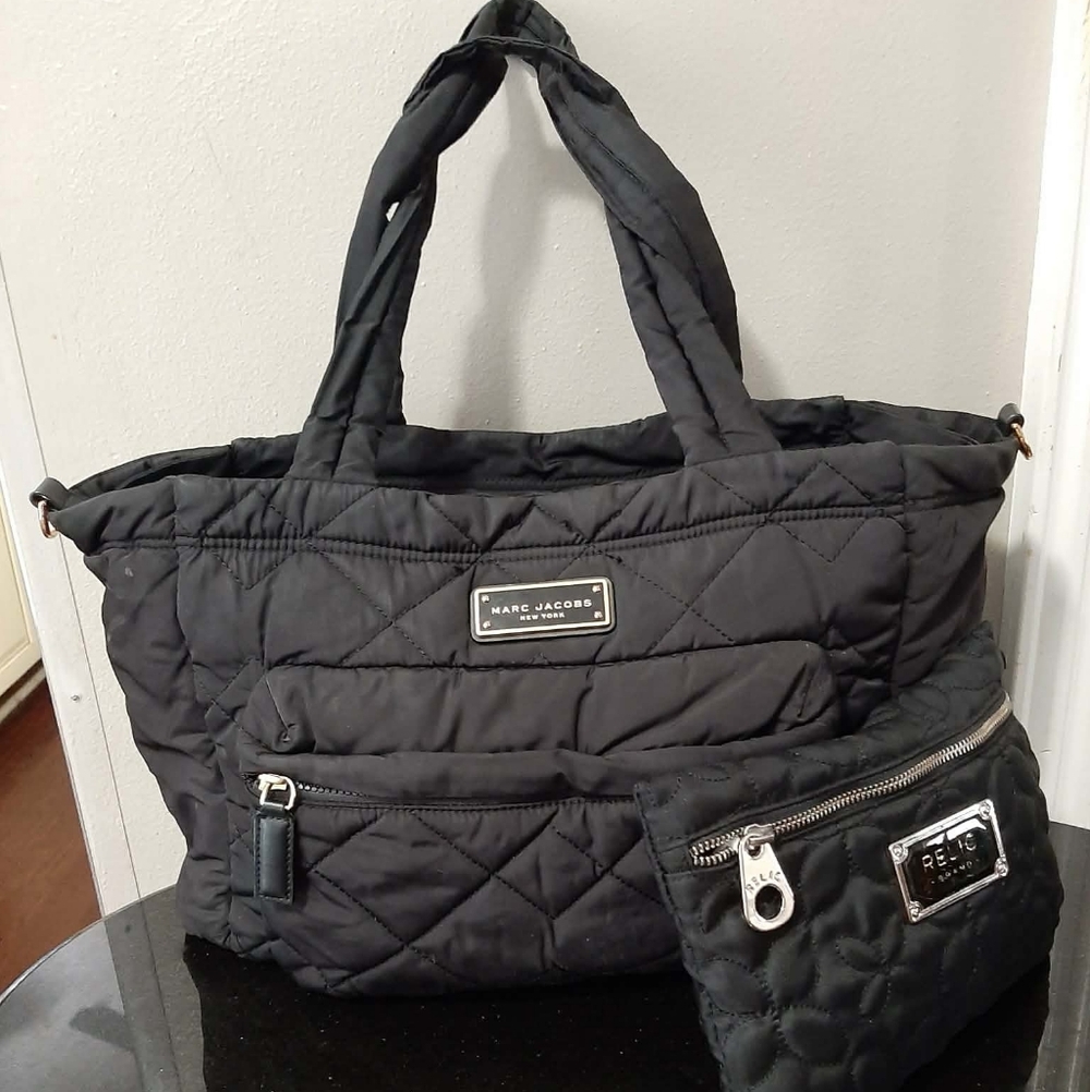 MARC JACOBS Black Quilted Nylon Tote with Matching RELIC Pouch - Picture 9 of 9